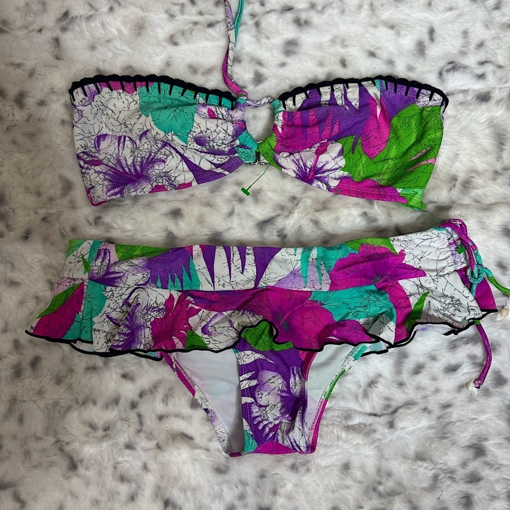 Raisins 2 piece bikini top and bottom skirt style sea shell ๐ detail floral y2k